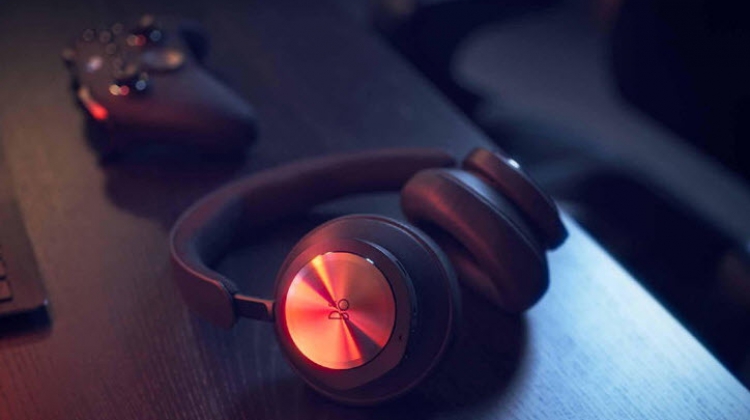 Bang & Olufsen เปิดตัว BEOPLAY PORTAL หูฟังไร้สายสำหรับเล่นเกมที่ออกแบบมาเพื่อการใช้ชีวิต